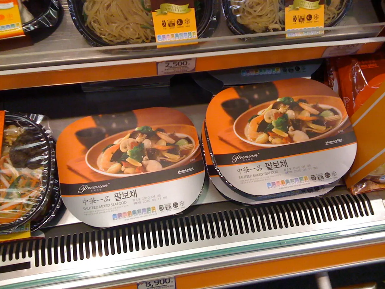 Stock soars by 9%, maintains crucial support level: Could $11.8 be attainable?