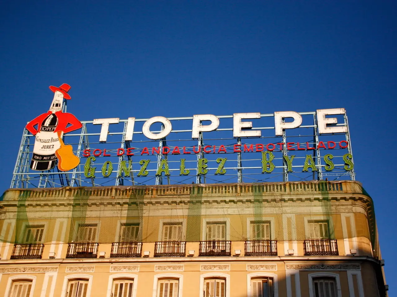 The European Commission introduces a new plan to encourage the adoption of the Internet in the...