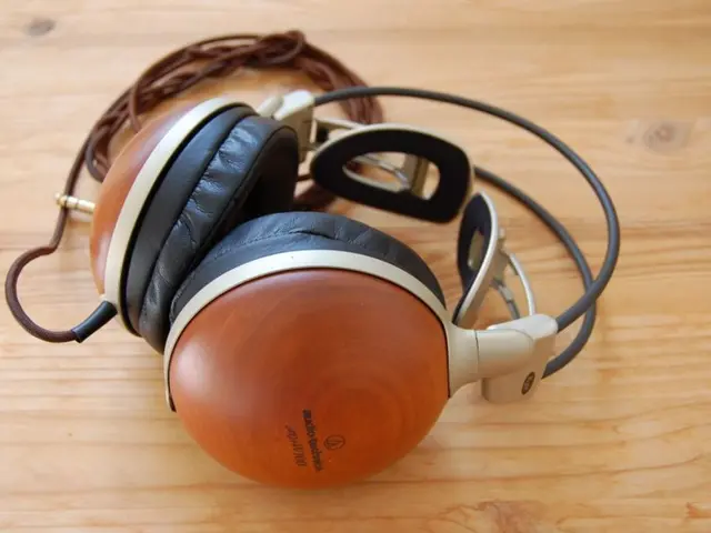 Information on the Logitech H570e Headset: A Detailed Overview of This Audio Equipment