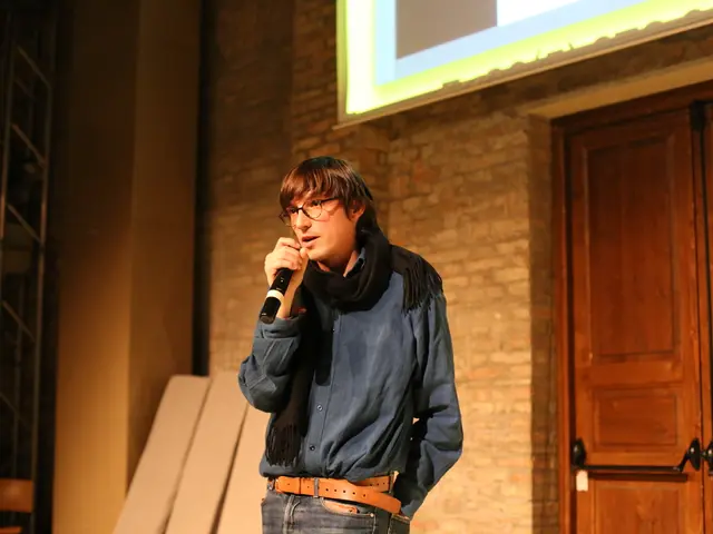 Improves collective work with the introduction of a comprehensive Videobar and Microphones system...