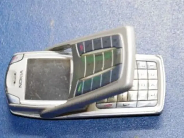 Dorsey introduces a new platform devoid of connectivity: it's called Bitchat.