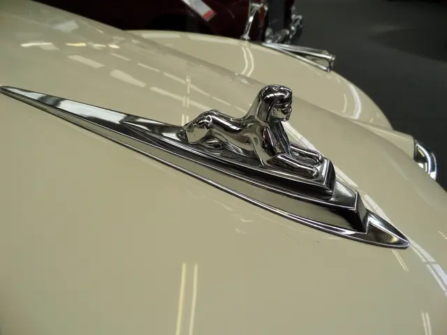 Luxury Car: Genesis G90