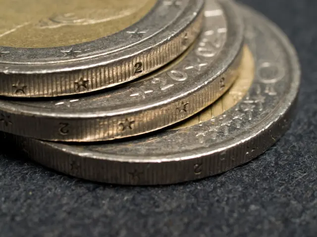 Managing Financial Risks in Cryptocurrency Portfolios: The Pivotal Role of Actuarial Science