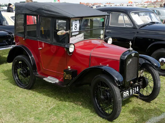 Car thieves utilizing advanced tactics to bypass keyless entry systems and steal vehicles under the...