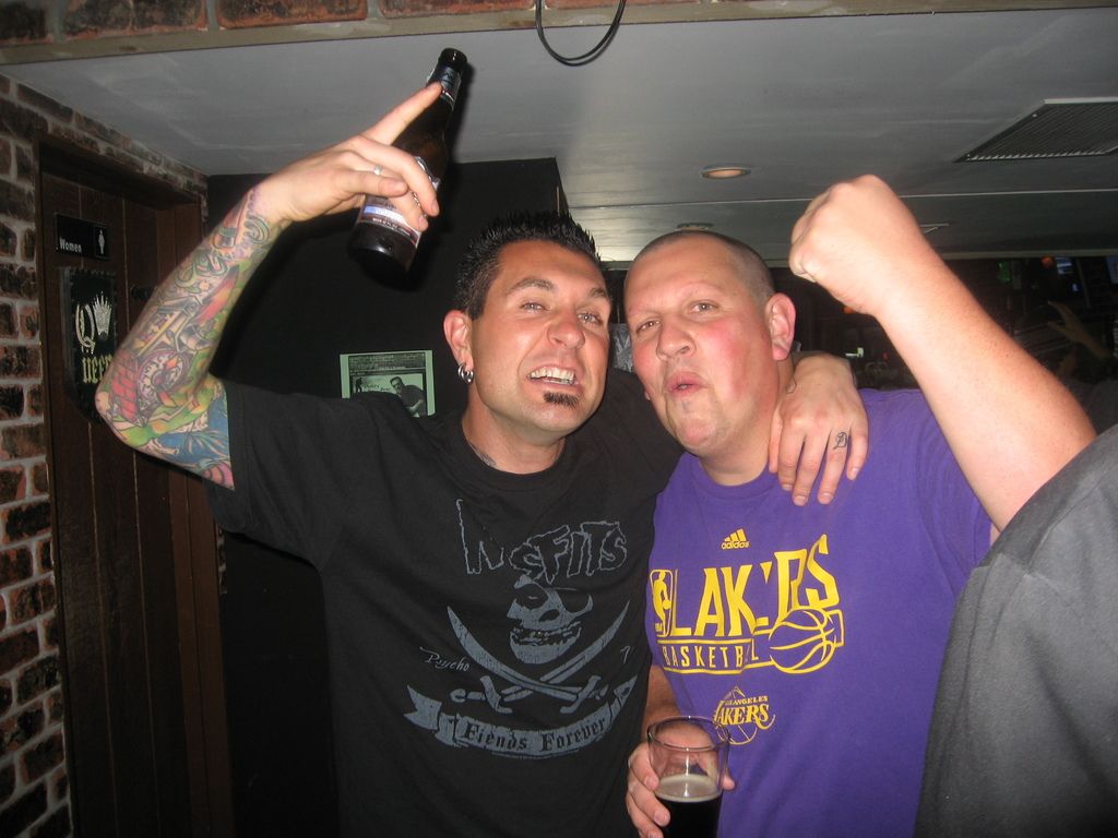 Brewing and Serving Beer: A Comprehensive Guide, from Production to Pints